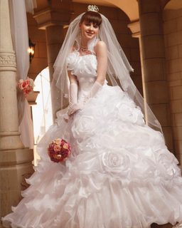 Wedding dress White rose.jpg