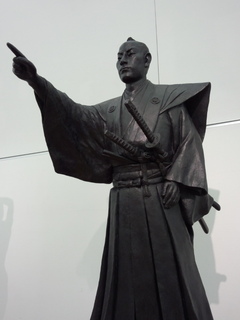 日展 銅像.jpg
